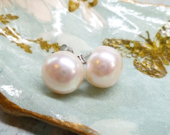 Ivory Pearl Stud Earrings - Freshwater Pearls, Classical Earrings, Elegant Earrings, Timeless jewellery, Real Pearl earrings, bridal studs