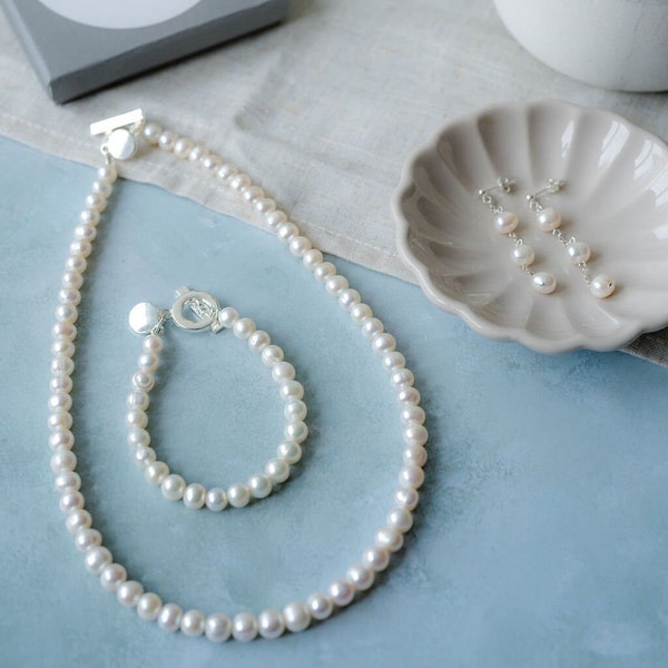 Classic Pearl Necklace - Elegant Necklace, Bridal Necklace, Wedding Necklaces, Pearl Jewellery UK, Bestseller Jewellery, Love Gift