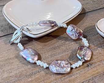 Rosa Perlenarmband - zartrosa Perlenarmband, zeitloses Armband, Süßwasserperlen, handgefertigtes Knebelverschlussarmband
