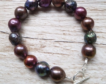 Pulsera de perlas de Borgoña - pulsera gruesa, regalo para mamá, perlas rojas, joyas de declaración, pulsera clásica, pulsera apilable