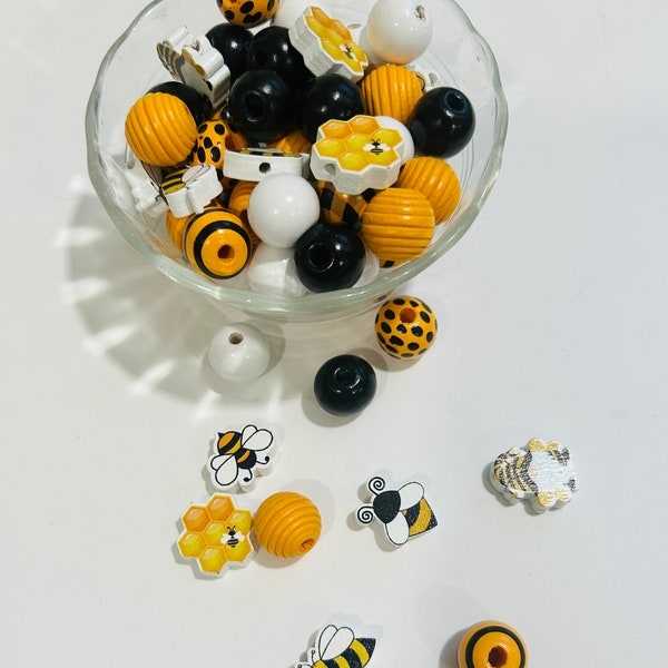 Bumble Honey Bee wood beads DIY Garland set of 15 yellow crafts Painted  jewelry garland spring