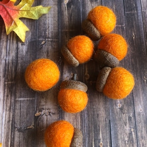 Lot of 10 orange Felt Acorns, Felt Acorns, Felt balls, pumpkin felt acorns, Fall Decor, Autumn Decor, Bowl Filler, Rustic Fall decor