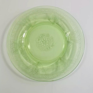 Green Depression Glass 8.5&quot; Lunch dinner plate  Lovebirds Federal Glass Co. Georgian