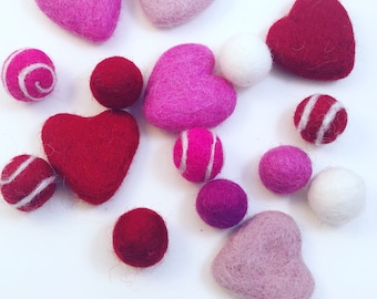 Valentines day Wool Felt Heart balls beads, Red Wool Hearts, Valentines Crafts, Cat toy, Needle Felted Hearts, Heart Garland, 16 pieces