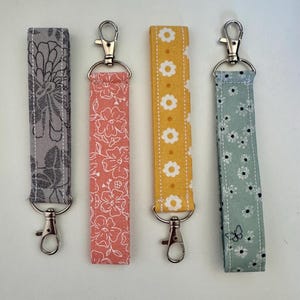 Floral Key Fob Wristlet Keychain
