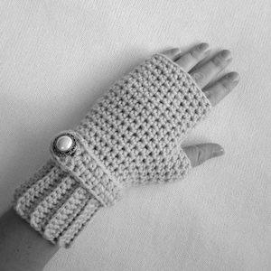 Crochet Pattern Fingerless Mitts Teen and Adult Women Fingerless Gloves, Mittens, Gauntlets, Typist Gloves, Fall or Spring Accessory image 1