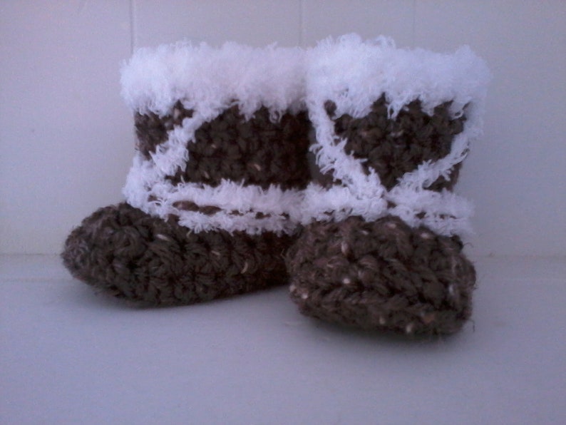 Crochet Pattern North Coast Baby Booties, Eskimo Winter Woodsy Rustic Baby Booties for 0-12 Months image 1