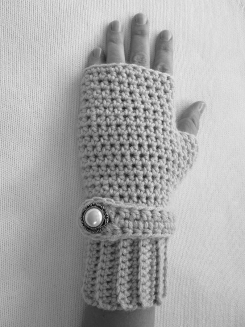 Crochet Pattern Fingerless Mitts Teen and Adult Women Fingerless Gloves, Mittens, Gauntlets, Typist Gloves, Fall or Spring Accessory image 3