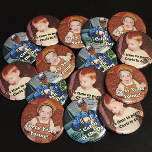 Custom 21st Birthday Party Pin, Milestone Birthday Photo Pins, Adult Party Favors 15 pieces Bild 2