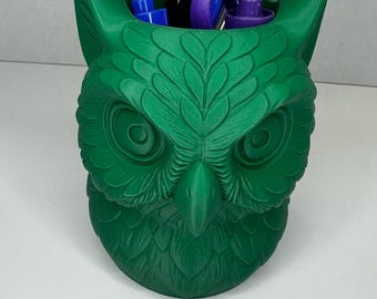 Detailed Carved Owl Pen Holder: Desk Organizer