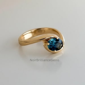 2.04 Karat Oval Fancy Vivid Blue Solitaire Ring / Blauer Diamant Verlobungsring / Blauer Diamant / Farbiger Diamant / IGI Zertifiziert