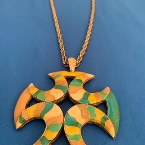 Vintage 1960s Medallion Necklace
