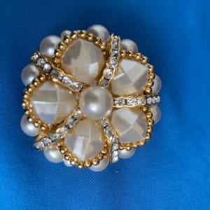 Vintage Pin Brosche Gold Ton Faux Perlen klare Strass