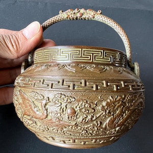 Vintage Handwärmer aus massivem Kupfer, Räuchergefäß mit Drachen- und Phönixmotiv, durchbrochenem Deckel und Drachengriff, antikes orientalisches Räuchergefäß, Feng Shui-Raumduft