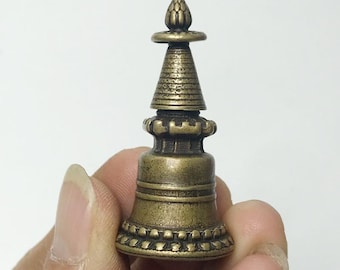 Handgjord vintage tibetansk koppar Gaden Stupa, buddhistisk rituell stupa, andlig samlaramulett