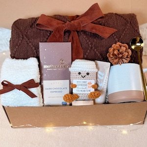 Care Gift for Her, Halloween Gift Box For Women, Fall Gift for Her, Hug in a Box, Self Care Package, Hygge Gift Box,Cozy  Blanket Candle