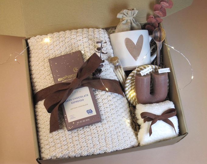 Thinking of You Gift, Halloween Gift Box For Women,Fall Gift for Her, Hug in a Box, Self Care Package, Hygge Gift Box , Blanket Candle Gift