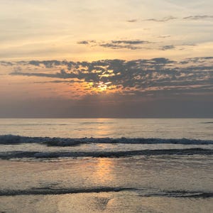 Digital Download - Serene Beach Sunrise Photo | Coastal Wall Art | Tranquil Ocean Print | Instant Download