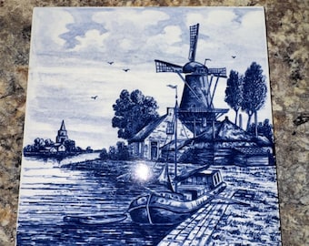 VTG Delft Nederlandse blauw-witte tegel nautische scène met windmolen, handgeschilderd
