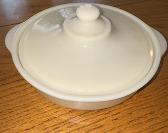 Vtg Fire King Anchor Hocking Ivory Milk Glass Round Casserole Dish 2" Tall