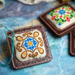 DIY Pincushion Kit with Cross Stitch Embroidery, Needle Holder Making Kit, Sewing & Craft Accessory, Handmade Gift for Mother