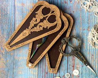 Embroidery Scissors Holder, Wooden Scissors Case for Sewing, Cross Stitch and Crochet, Scissors Storage with Magnet Lid, Gift for Mother