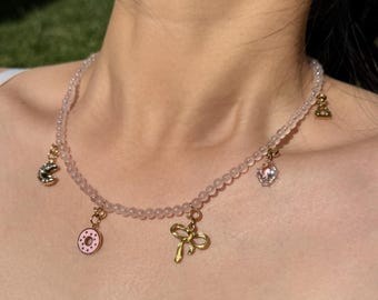 Collar de cuentas de cuarzo rosa con dije personalizado, collar con palanca personalizado para combinar, joyería con dije de cristal, regalo hecho a mano para novia.