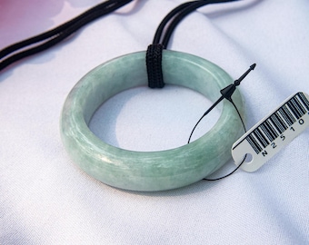 ビルマ産翡翠ベビーバングル：グレードAの緑と白の翡翠ブレスレット、42mm