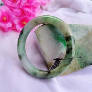 62mm Burmese Jadeite Bangle: Translucent Moss-in-Snow Amulet
