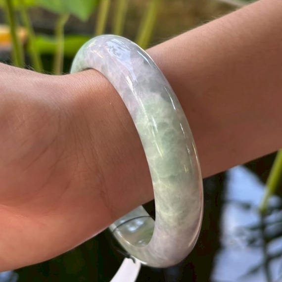 61mm ビルマ産翡翠バングル：半透明アップルグリーンラベンダー「モス