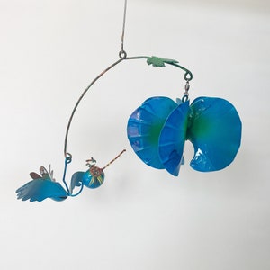 Humming bird with wind spinner