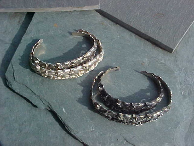 WOLF Bracelet RUNNlNG with the PACK cuff in sterling silver SMAll Size Complimentary US Shipping