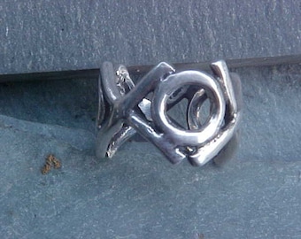Hugs and Kisses  X's and O's Custom Band in Sterling Silver KAM Design  Free US shipping