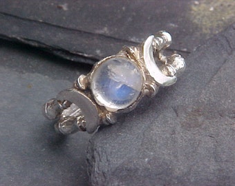 Tripple Goddess ring with 7mm Rainbow Moonstone Cabochon Moon in Sterling Silver by KAM