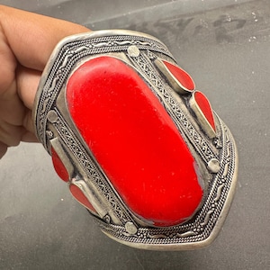 Manschettarmband med röd korall och ädelsten | Handgjorda justerbara smycken i rostfritt stål | Armband med naturlig kristallhelande läkning