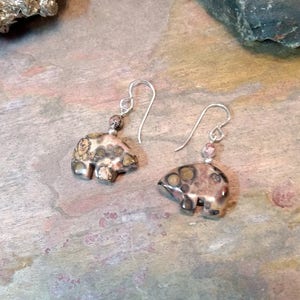 LEOPARDHAUT JASPER Bär Fetisch Zuni Edelstein Ohrringe Sterling Silber