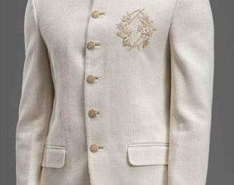 Ivoorwit jodhpuri: gouden borduursel, elegante trouwkleding