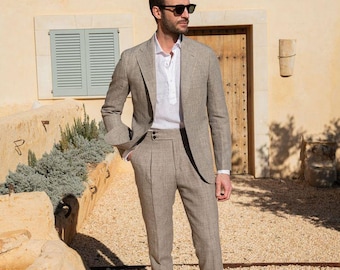 Beige linnen herenkostuum: elegante blazer en broek - zomertrouwoutfit