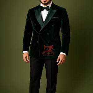 Emerald Green Velvet Tuxedo: Men&#39;s Double Breasted 3-Piece Suit