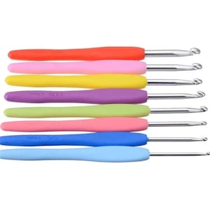 Crochet Hook Set, Aluminum Crochet Hooks with Soft Plastic Handles, Set of 8 Different Sizes