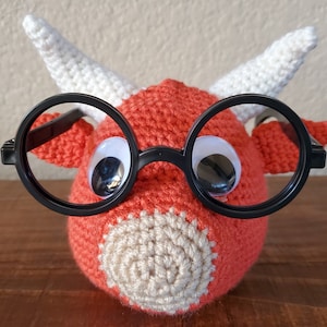 Crochet Eyeglass Holder Pattern, Little Red Bull, Cow Home Decor, Dad Gift