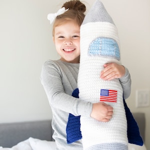 Patrón de crochet Rocket Nap Buddy: manta para niños pequeños con almohada