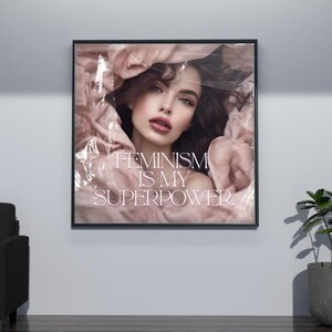 Alimentée par le féminisme Impression numérique | Art mural féministe pour femme | Poster Girl Power | Télécharger un devis esthétique rose
