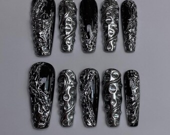 Uñas postizas de cromo plateado y negro, con textura metálica 3D, estilo gótico punk, forma de ataúd largo, reutilizables.