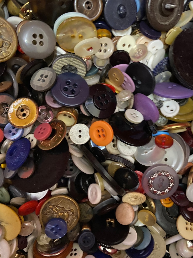 1 Lb. Lot Buttons New, Used and Vintage, Plastic, Metal, Wood, Resin ...