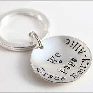 Wir lieben Papa Schlüsselanhänger mit Namen | Sterling Silber Opa Schlüsselanhänger, personalisierte Opa Geschenke, Geschenke für Papa