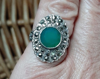 Antique Uncas Ring. Sterling Silver, Marcasite, Green Chrysoprase. Vintage 1920s 1930s. Signed. Size 4, 4-1/2, 5.