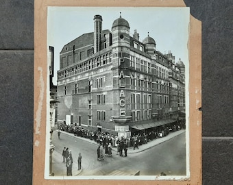 Palace Theatre, London. Original Photo. Vintage Antique 1920s Photograph. No No Nanette Musical. People Women Flappers Men Bobbies.