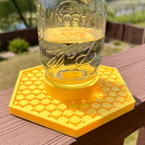 3D Printed Bee Feeder for Mason Jars