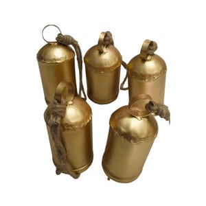 5Inch Gold Tin Cow Bell Lot of 5 Christmas Tree Decorations Cylindrical Tin Bells Farmhouse Holiday Crafts staircase Christmas decoration